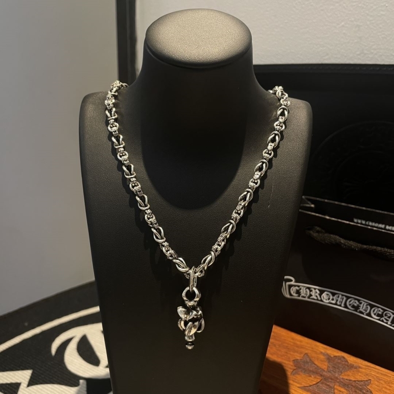 Ch*0me He**ts necklaces